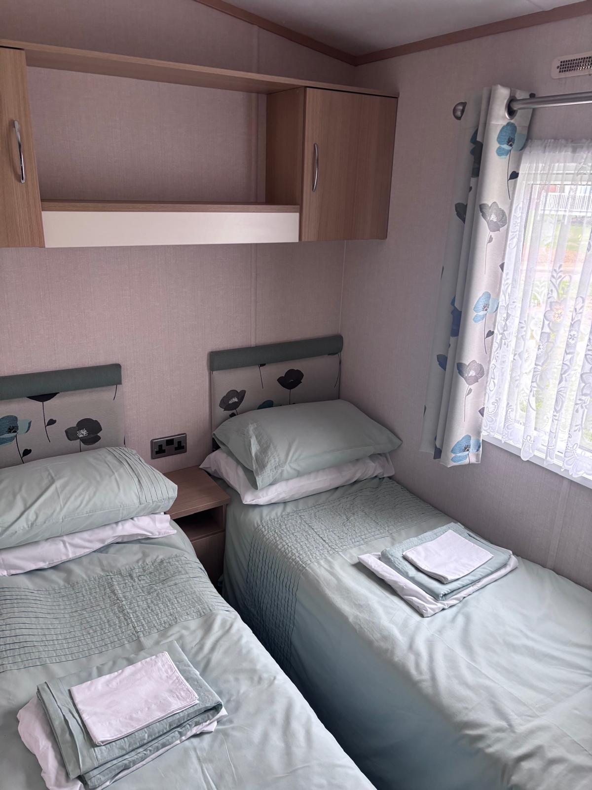 Robin's Twin Bed Sleep-Office